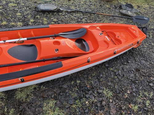 Kayak plus paddles carries - -,